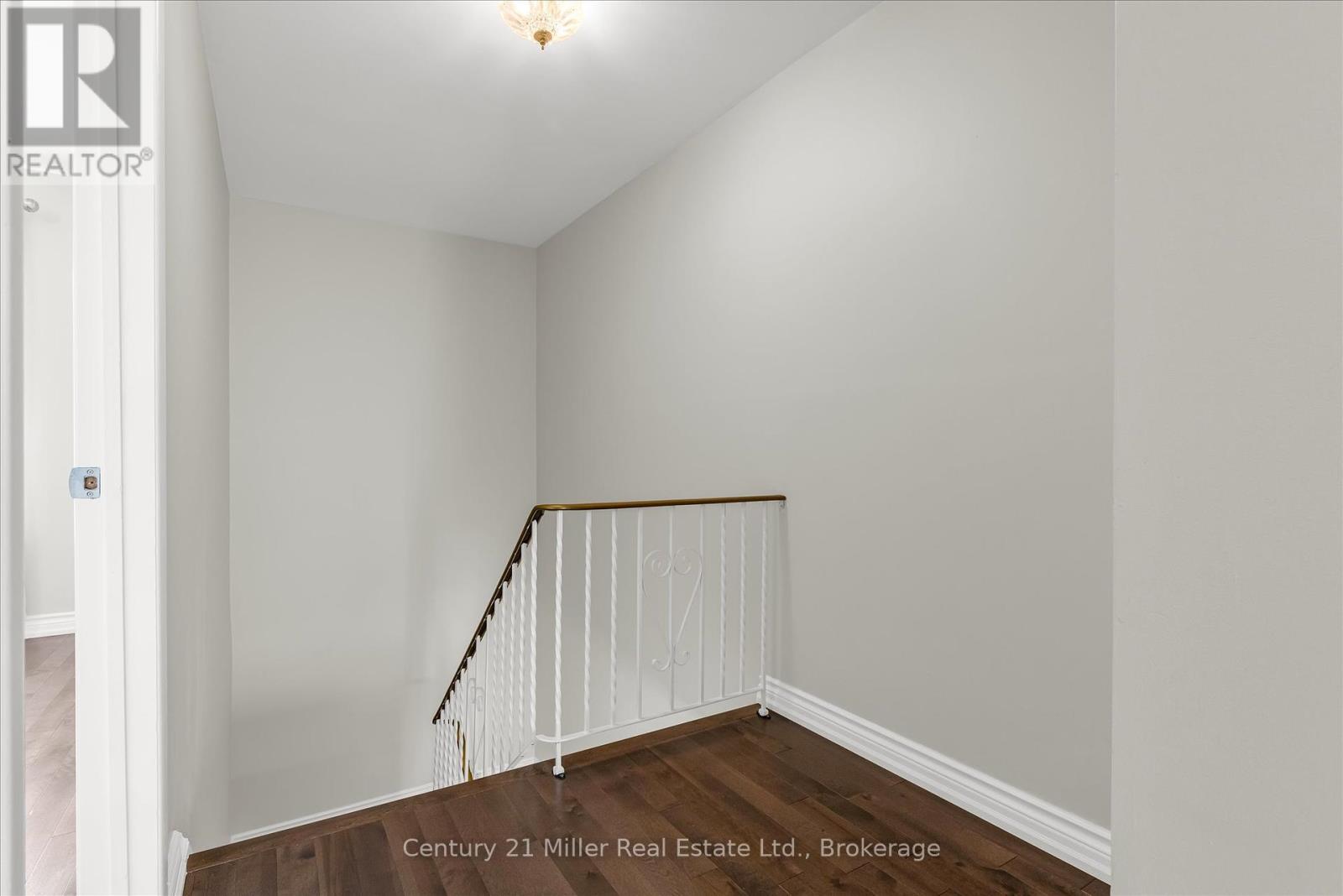 1531 Westminster Place, Burlington, Ontario  L7P 2B4 - Photo 14 - W12285235
