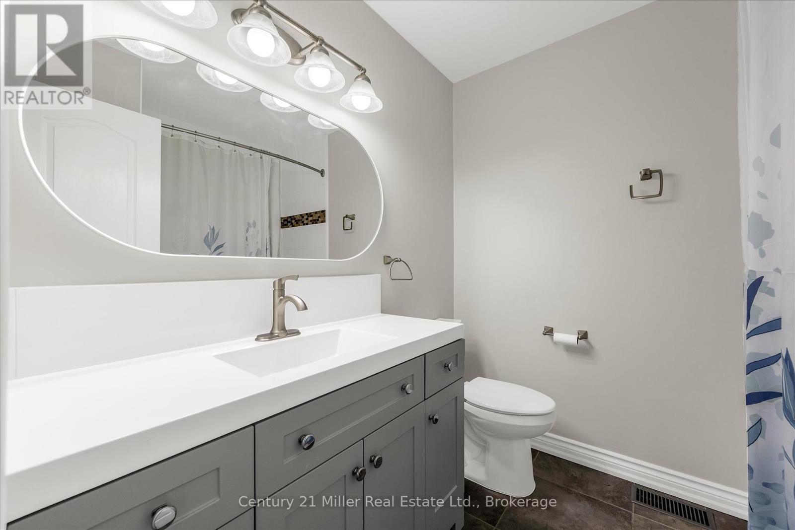 1531 Westminster Place, Burlington, Ontario  L7P 2B4 - Photo 17 - W12285235