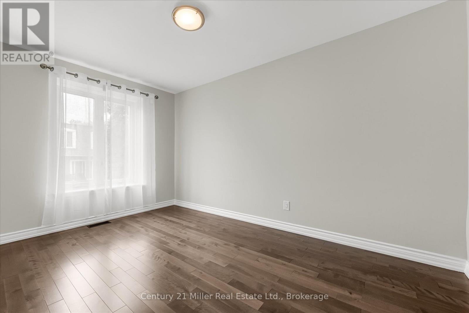 1531 Westminster Place, Burlington, Ontario  L7P 2B4 - Photo 19 - W12285235