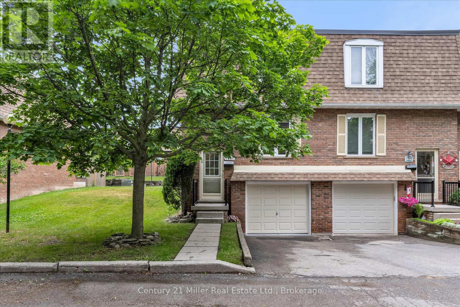 1531 Westminster Place, Burlington, Ontario  L7P 2B4 - Photo 2 - W12285235