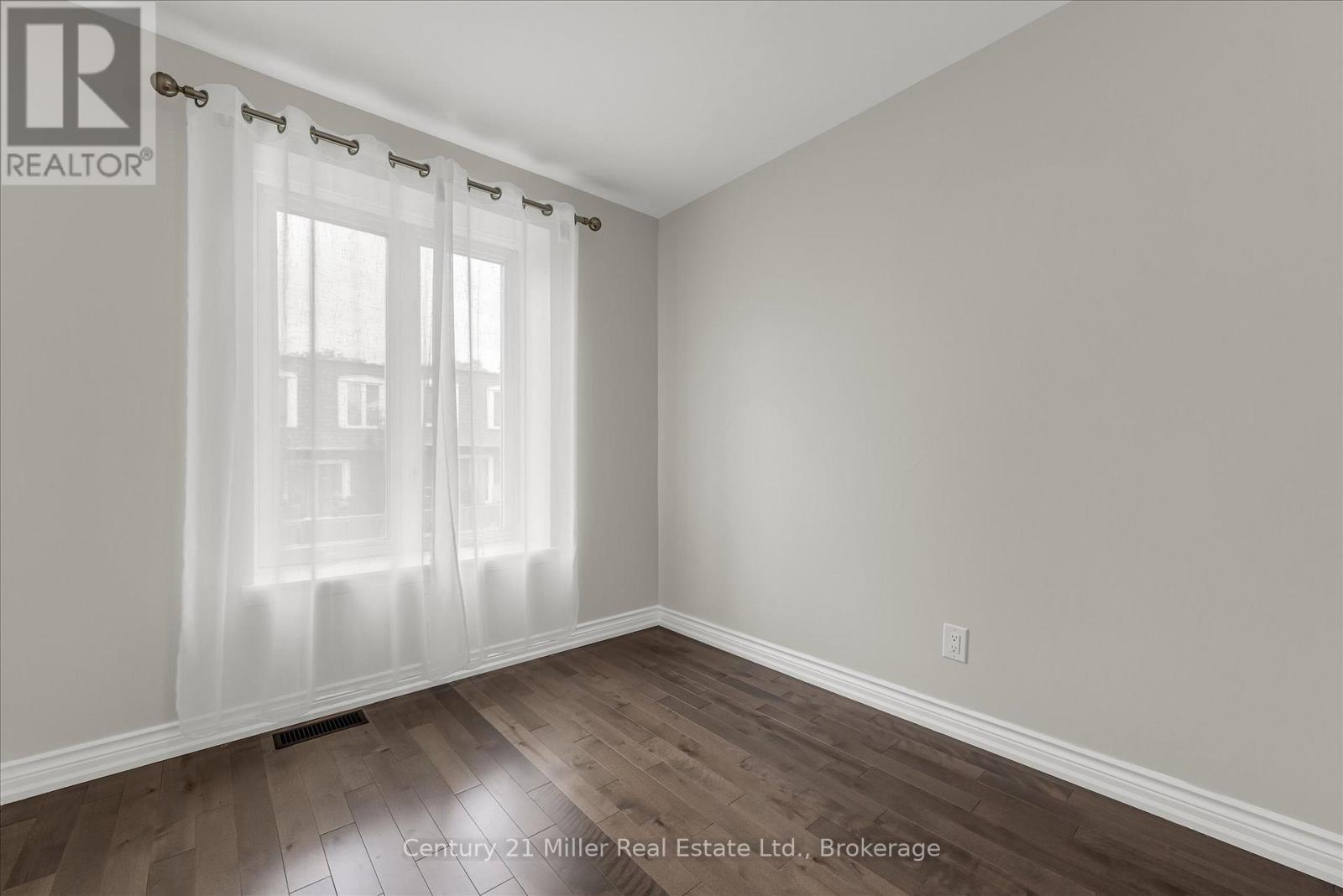 1531 Westminster Place, Burlington, Ontario  L7P 2B4 - Photo 21 - W12285235
