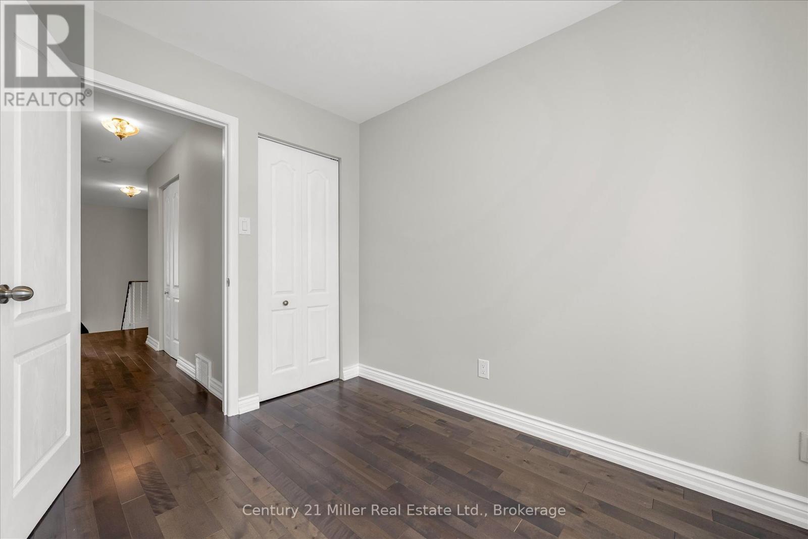 1531 Westminster Place, Burlington, Ontario  L7P 2B4 - Photo 22 - W12285235