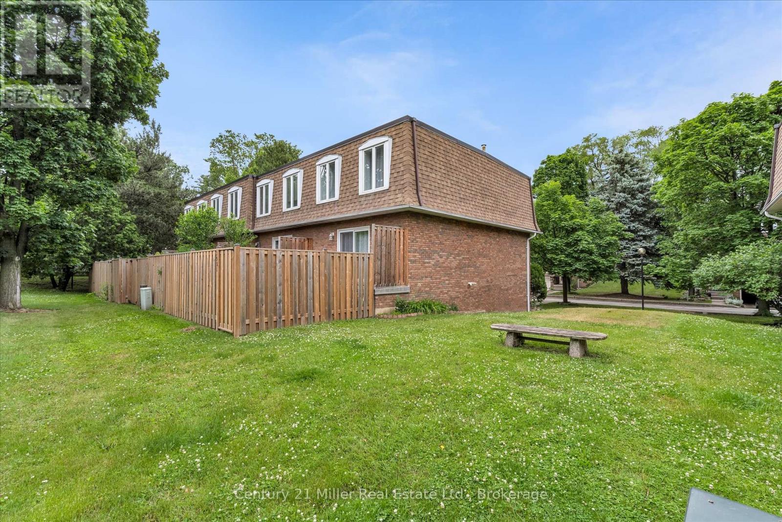 1531 Westminster Place, Burlington, Ontario  L7P 2B4 - Photo 32 - W12285235