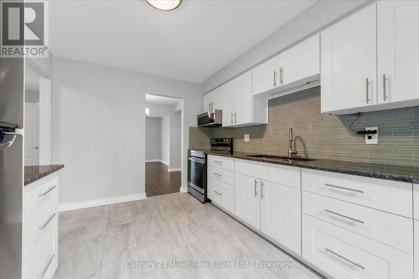 1531 Westminster Place, Burlington, Ontario  L7P 2B4 - Photo 6 - W12285235