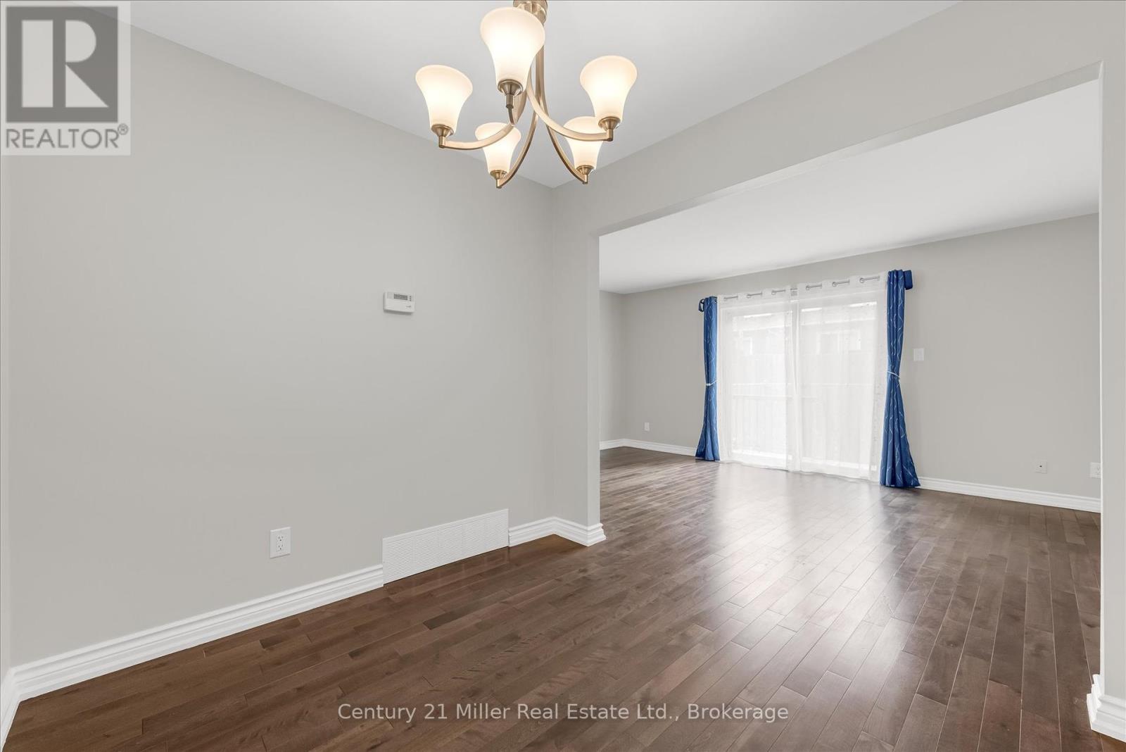 1531 Westminster Place, Burlington, Ontario  L7P 2B4 - Photo 7 - W12285235