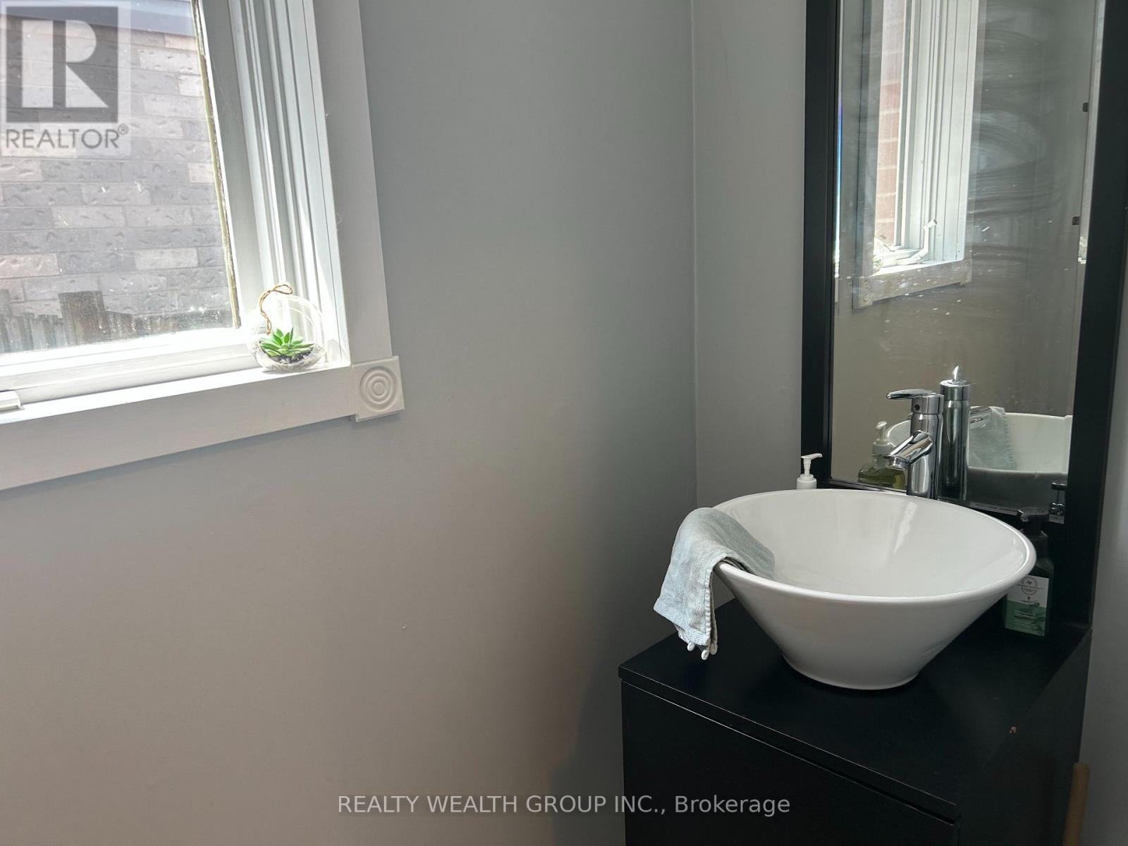 1226 Benson Street, Innisfil, Ontario  L9S 1Y5 - Photo 16 - N12285007