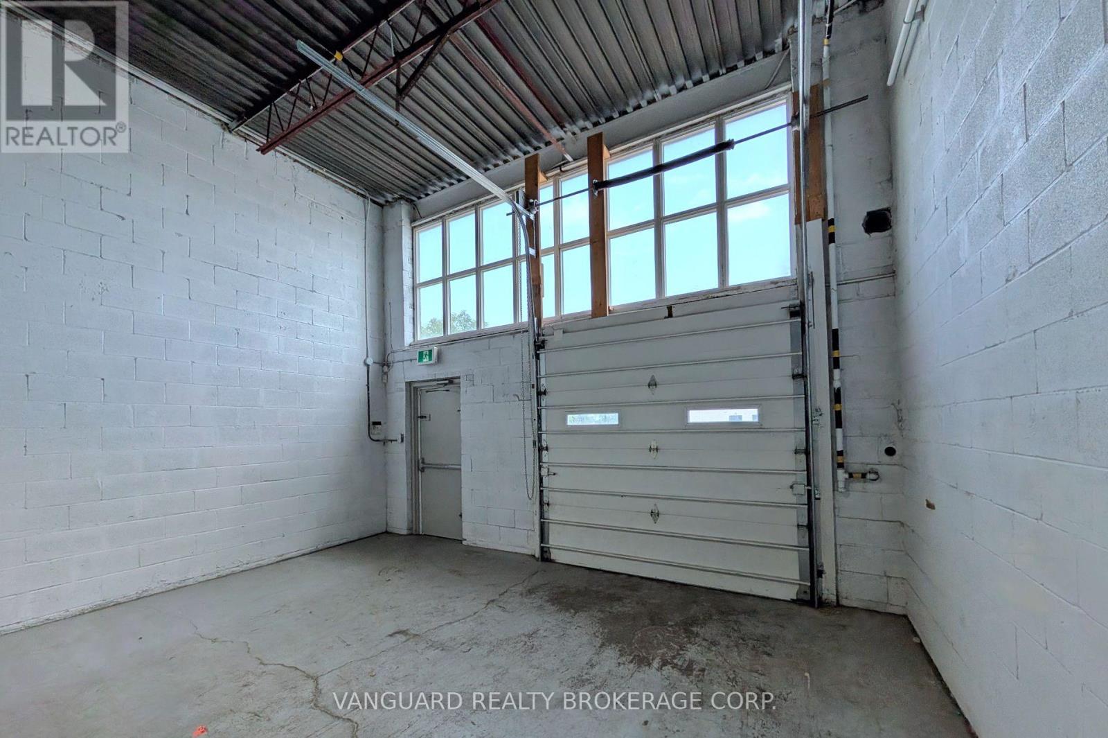 2-4 - 4480 Chesswood Drive, Toronto, Ontario  M3J 2B9 - Photo 21 - W12262713