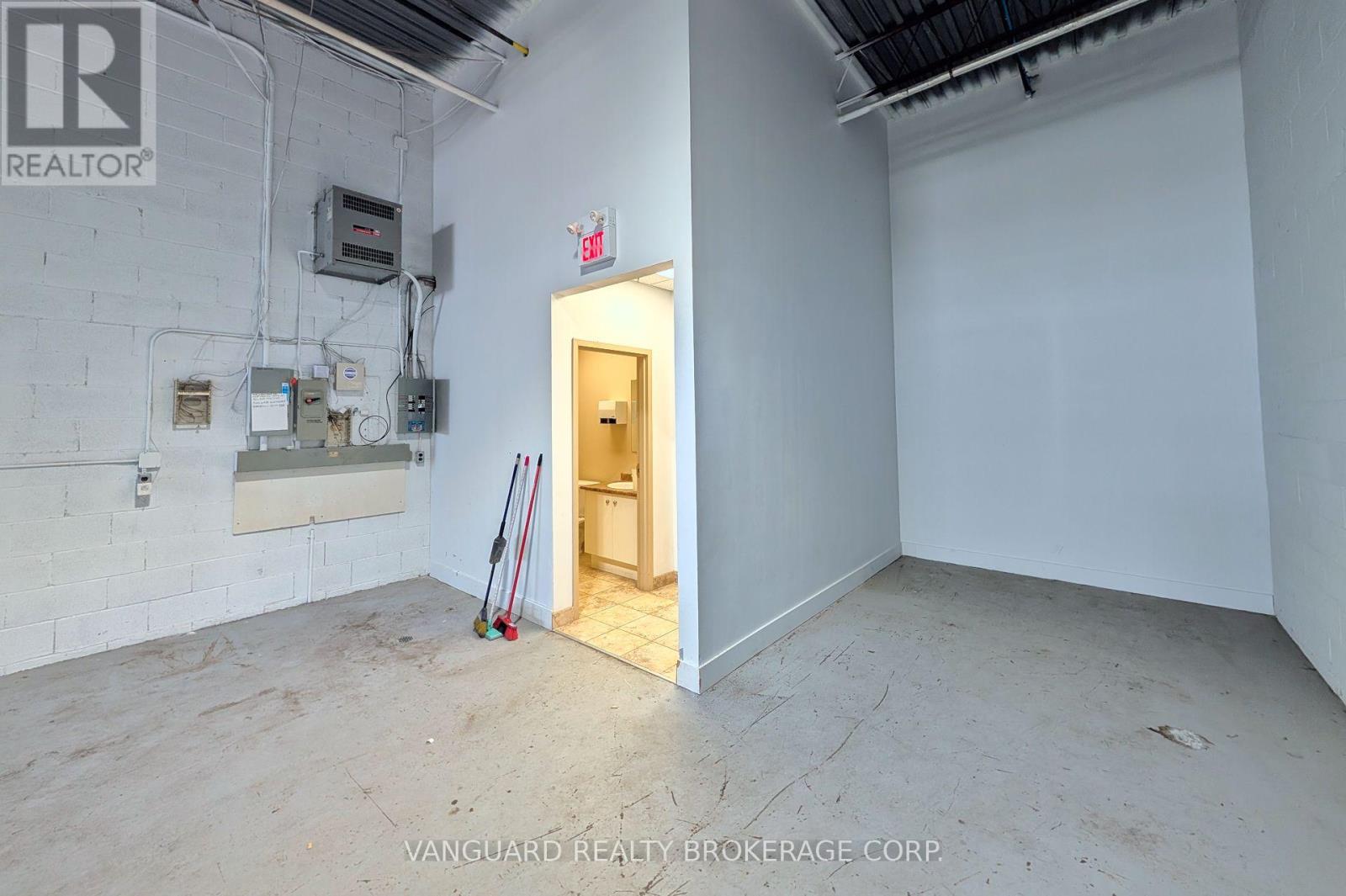 2-4 - 4480 Chesswood Drive, Toronto, Ontario  M3J 2B9 - Photo 14 - W12262713