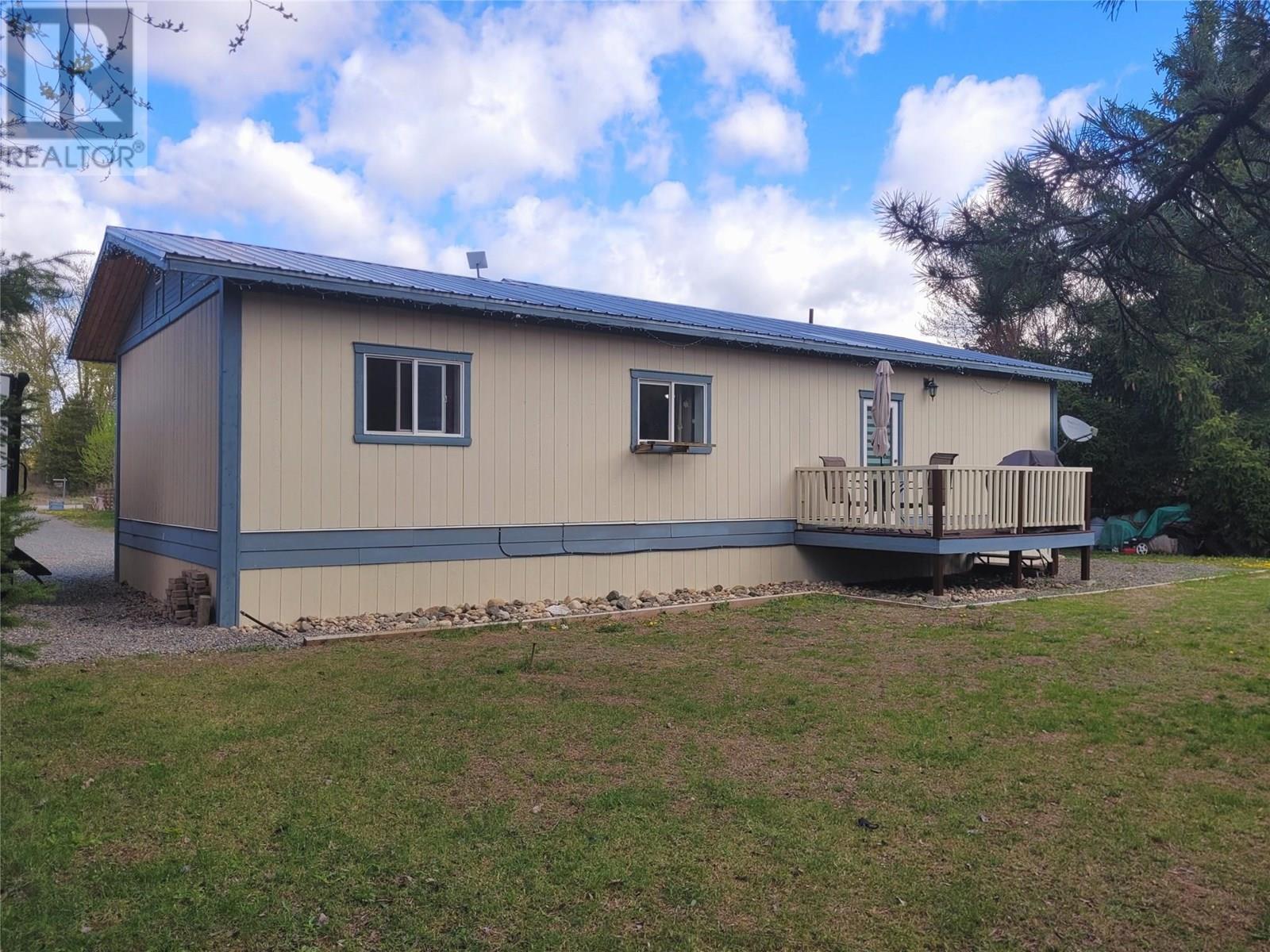 560 Station Road, Barriere, British Columbia  V0E 1E0 - Photo 3 - 10344423