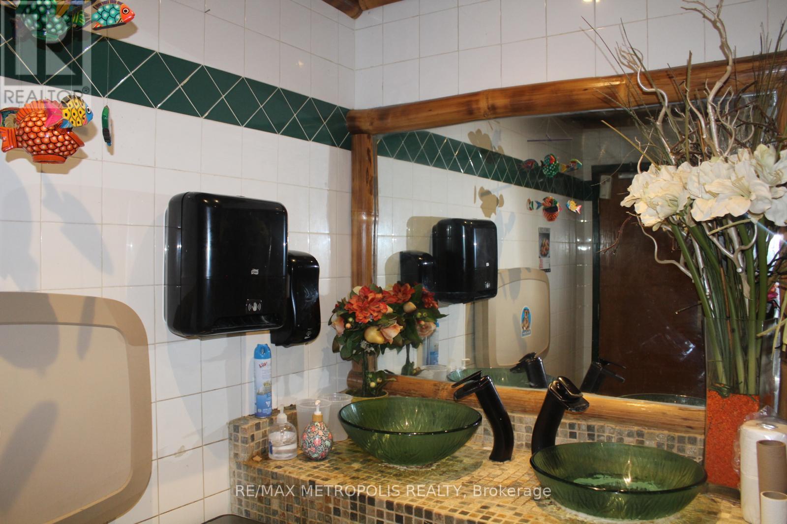 1 - 879 York Mills Road, Toronto (Banbury-Don Mills), Ontario  M3B 1Y5 - Photo 32 - C12284723