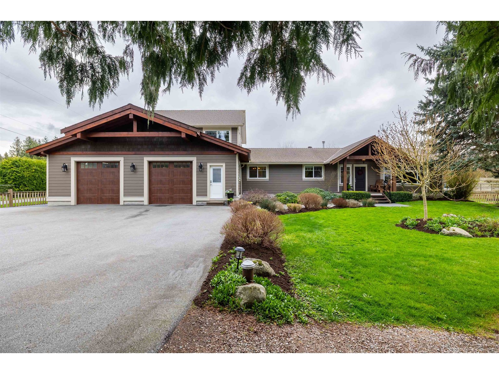 Property at 23540 47 AVENUE image 2