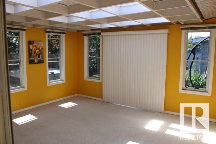 Property at 13304 70 ST NW image 3
