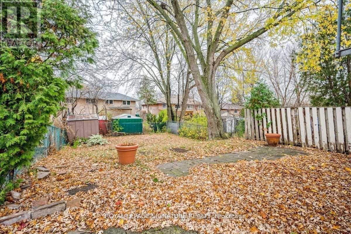 2438 Padstow Crescent, Mississauga, Ontario  L5J 2G4 - Photo 14 - W12285012