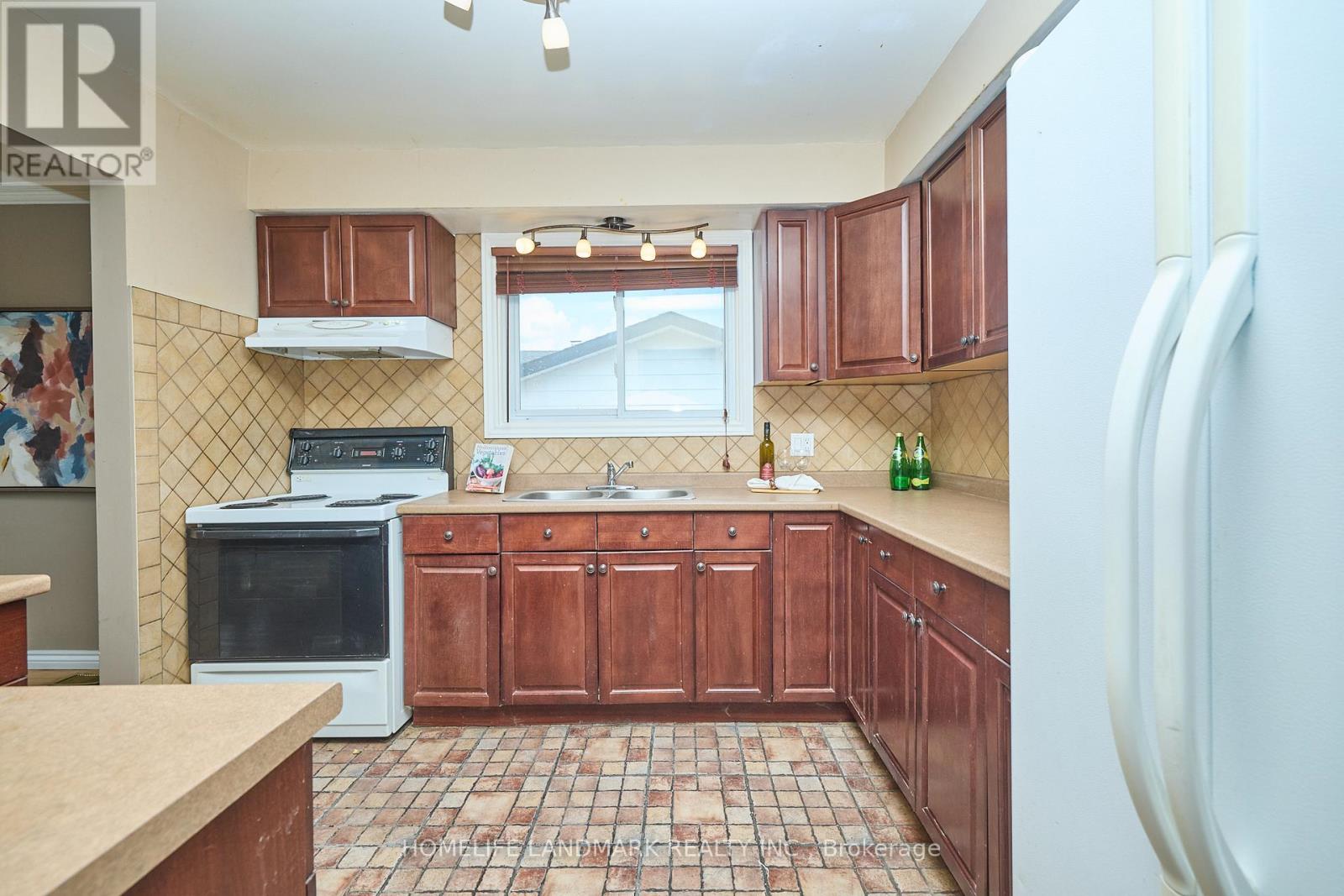 38 Dunvegan Road, St. Catharines, Ontario  L2P 1H6 - Photo 13 - X12285107