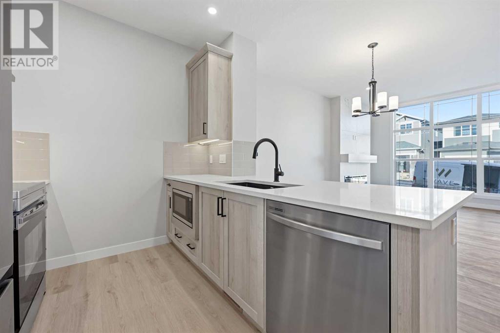 Property at 1037 Bayview Crescent SW image 4