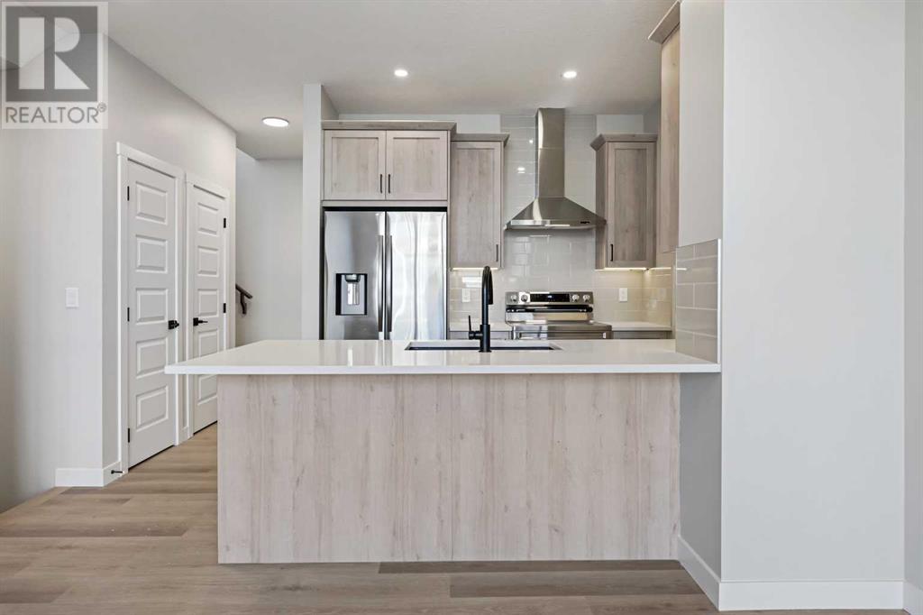 Property at 1037 Bayview Crescent SW image 2