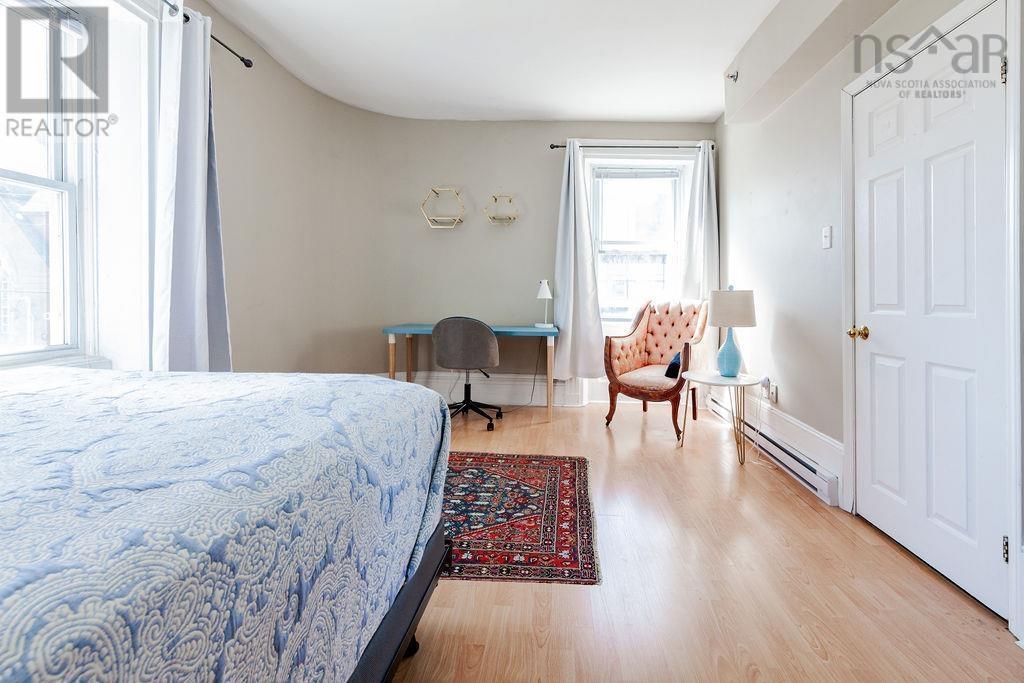 Property at 21 1300 Queen Street image 5