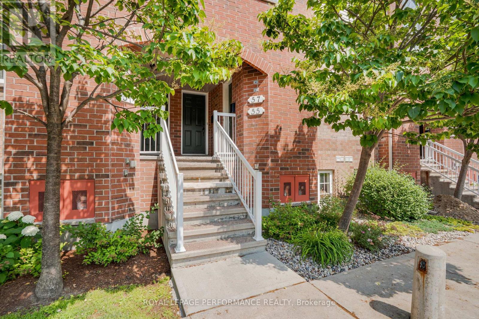 Property at 2 - 55 STEELE PARK PRIVATE image 1