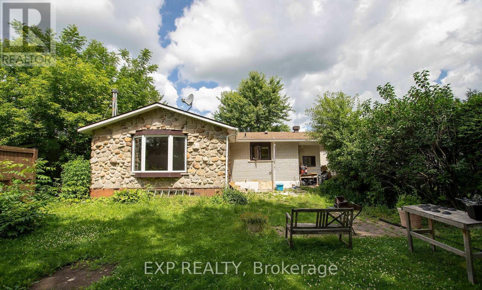 84 Kenyon Street E, North Glengarry, Ontario  K0C 1A0 - Photo 3 - X12285463