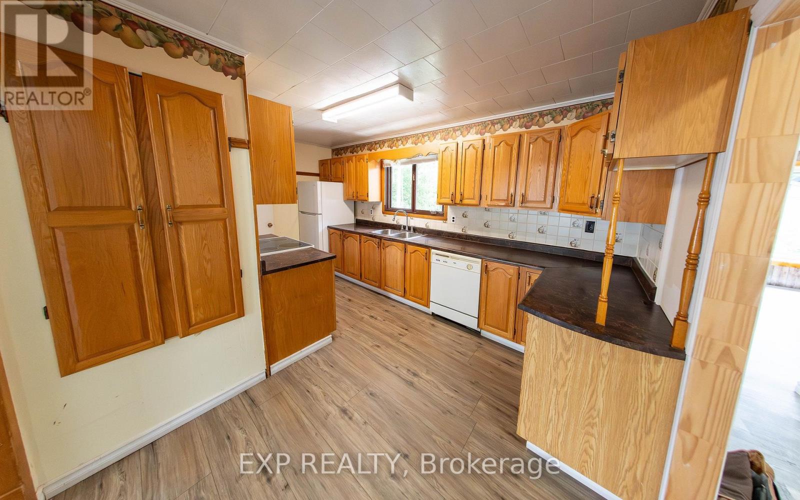 84 Kenyon Street E, North Glengarry, Ontario  K0C 1A0 - Photo 9 - X12285463