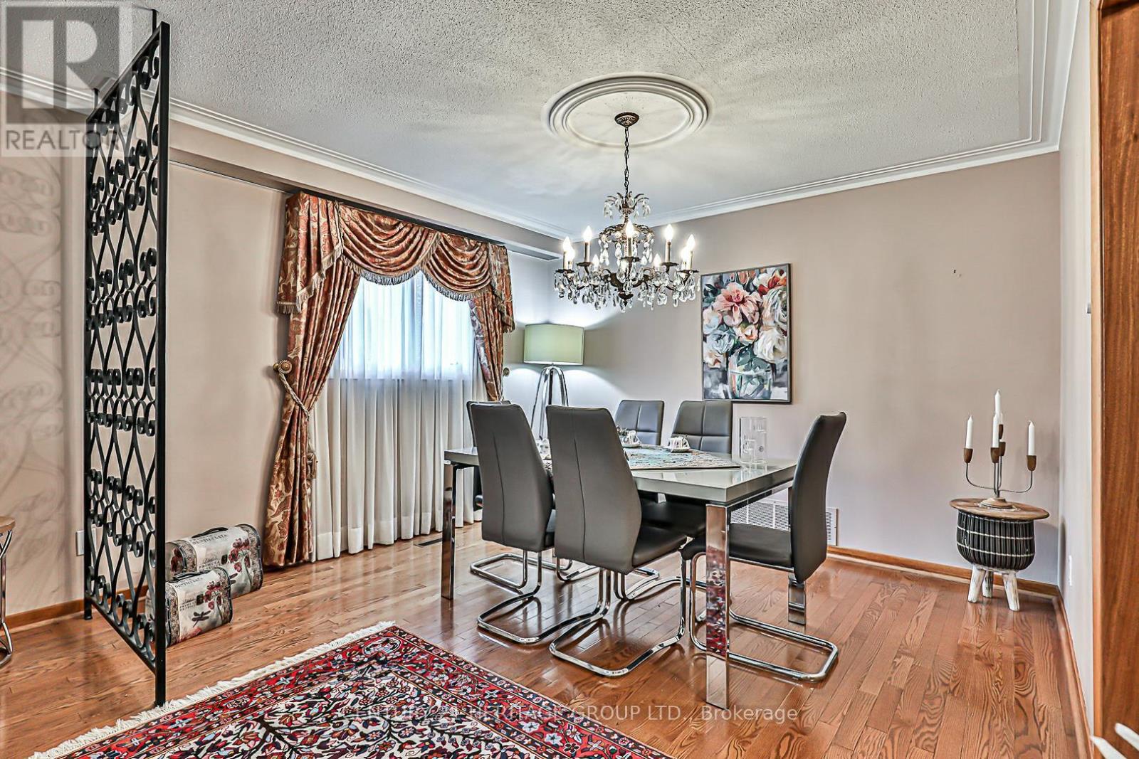 40 Weldrick Road W, Richmond Hill, Ontario  L4C 3T8 - Photo 6 - N12242140