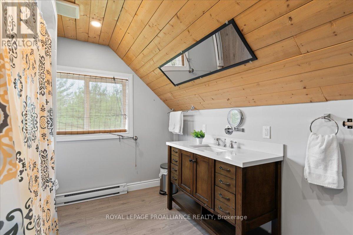 11251b Highway 41, Addington Highlands, Ontario  K0H 1Z0 - Photo 17 - X12285419