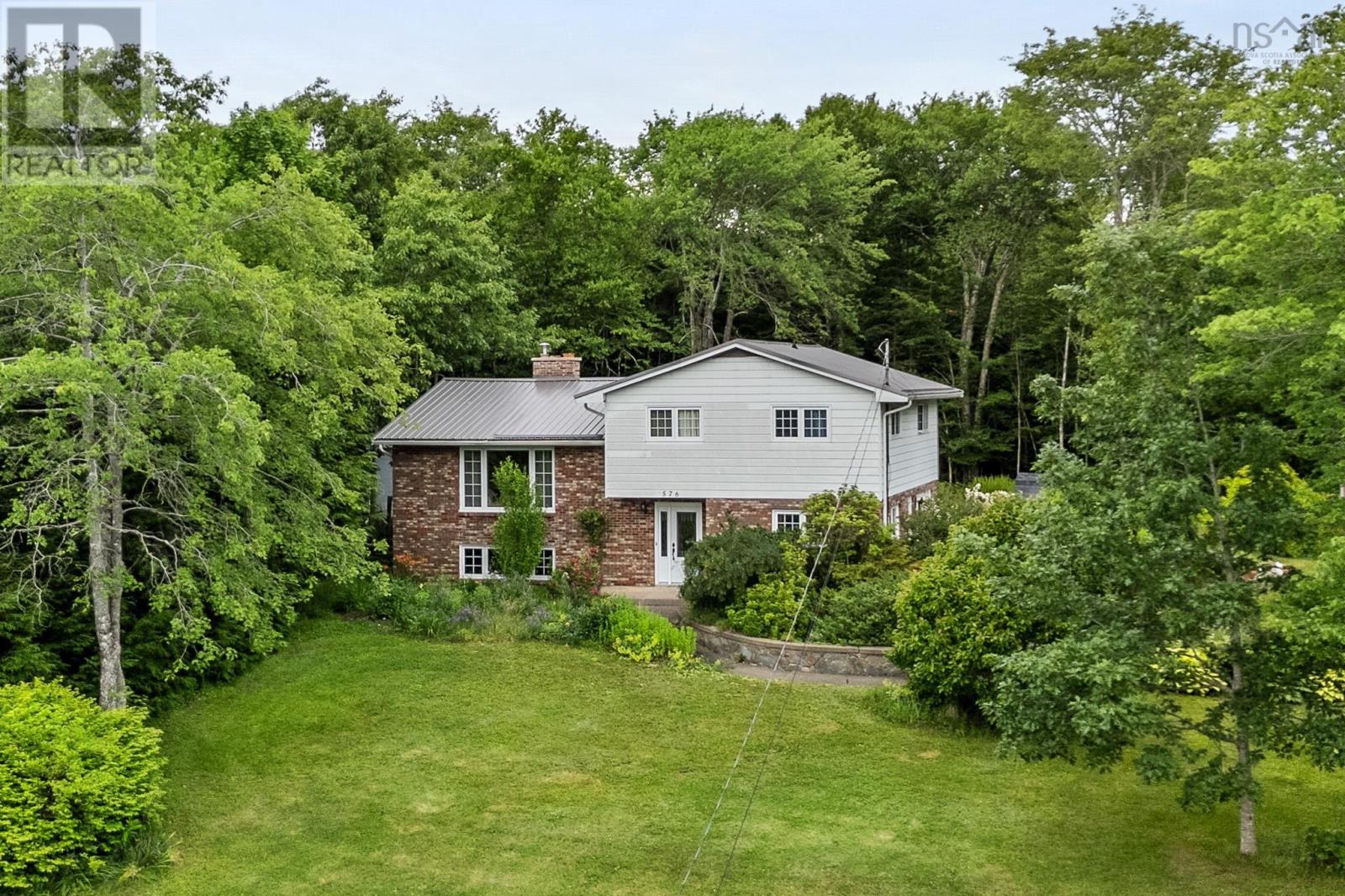 Property at 576 Lakeview Avenue image 1