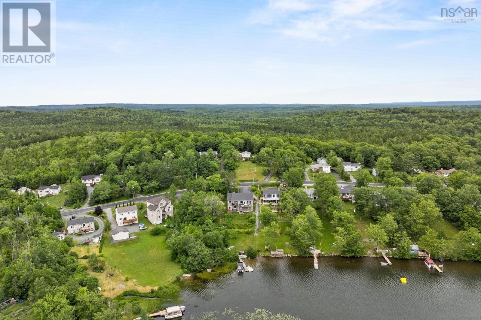 Property at 576 Lakeview Avenue image 3