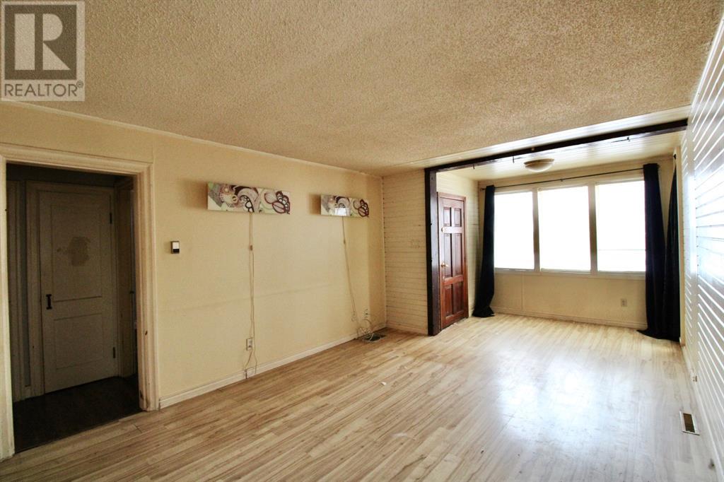 Property at 9509 102 Street image 5