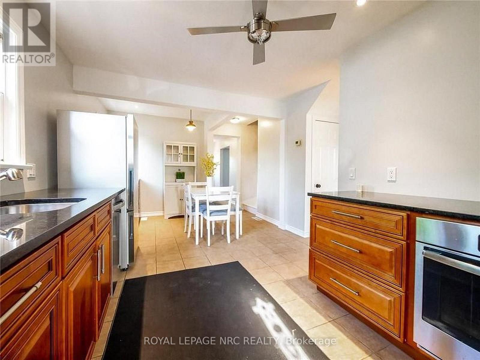 3090 Dorchester Road, Niagara Falls, Ontario  L2J 2Z7 - Photo 5 - X12262567