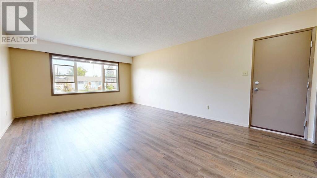 Property at 9315 103 Avenue image 5