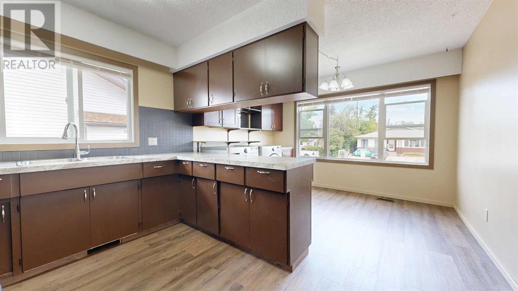 Property at 9315 103 Avenue image 3