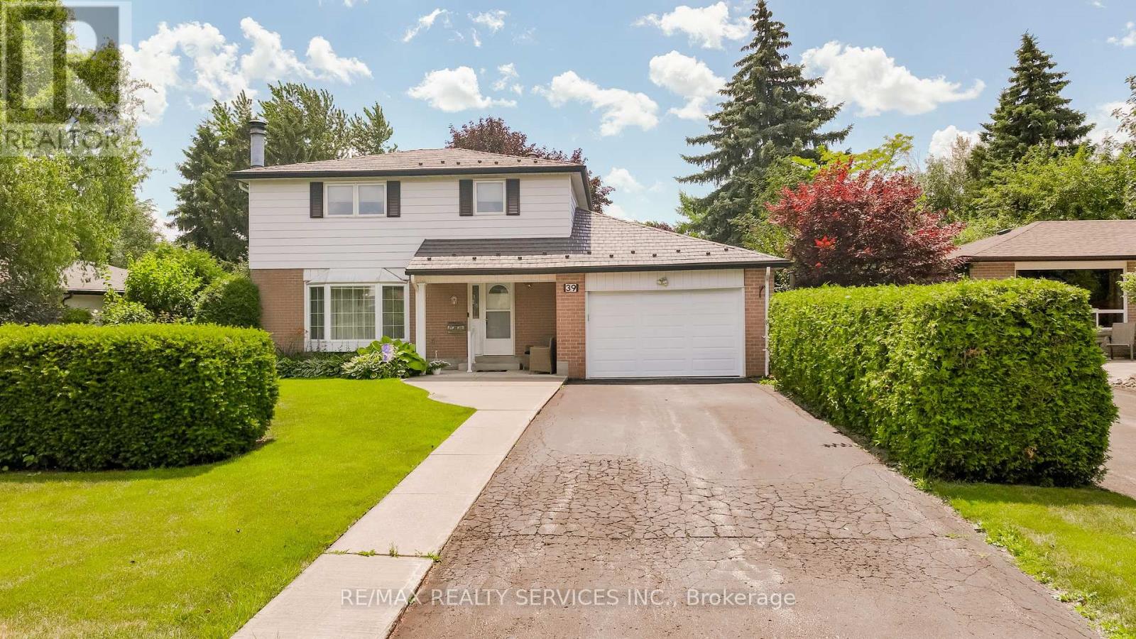 Property at 39 DUNBLAINE CRESCENT image 1