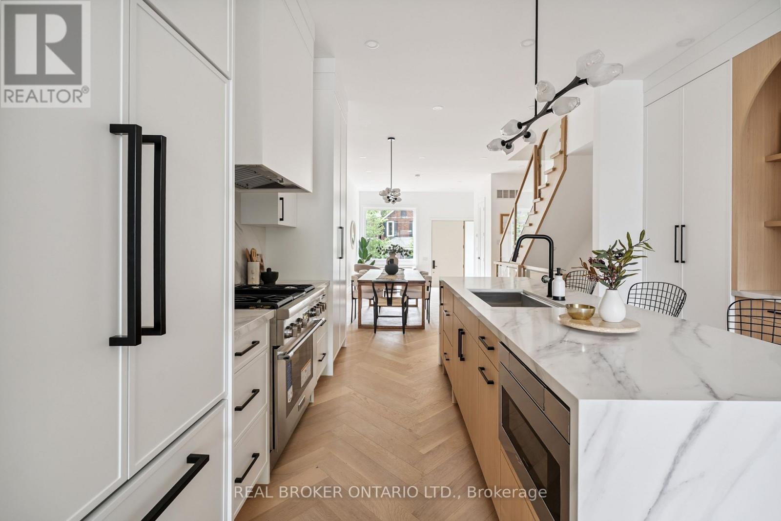 Property at 98 HOGARTH AVENUE image 5