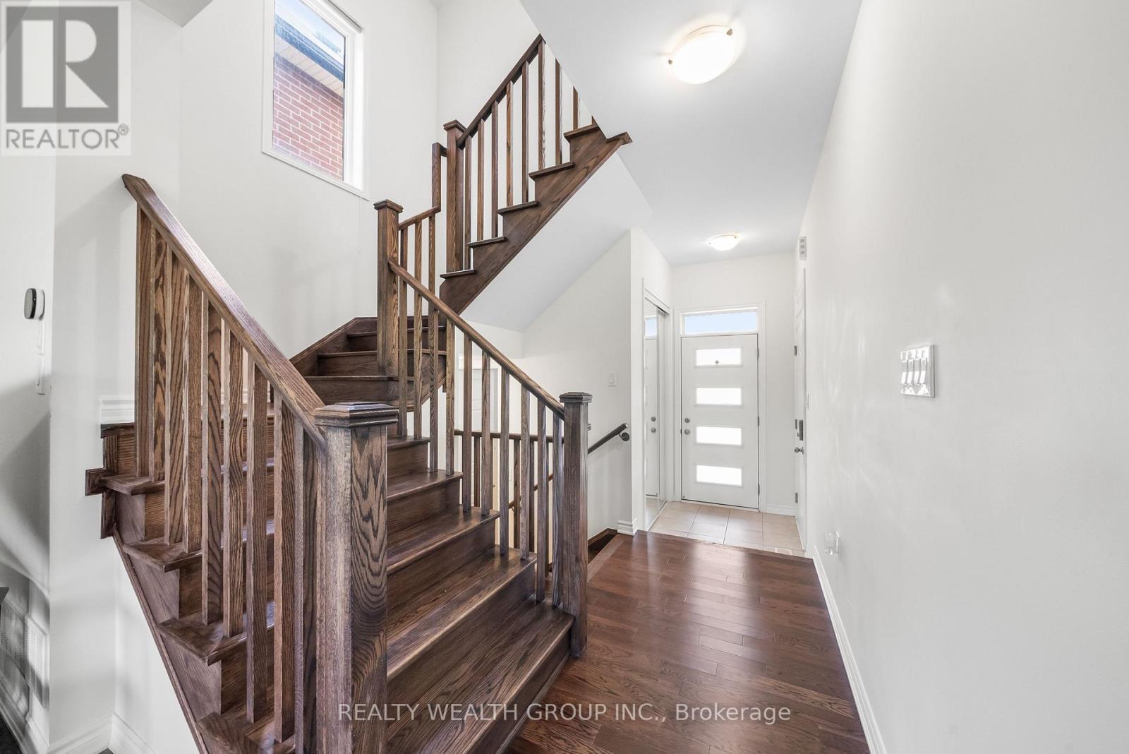100 Barkerville Drive, Whitby, Ontario  L1P 0L8 - Photo 13 - E12285393