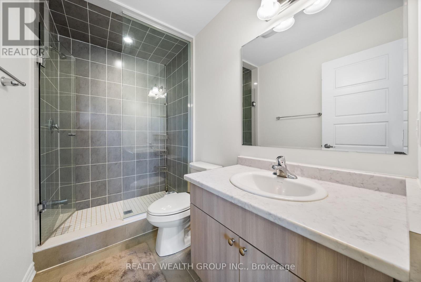 100 Barkerville Drive, Whitby, Ontario  L1P 0L8 - Photo 19 - E12285393