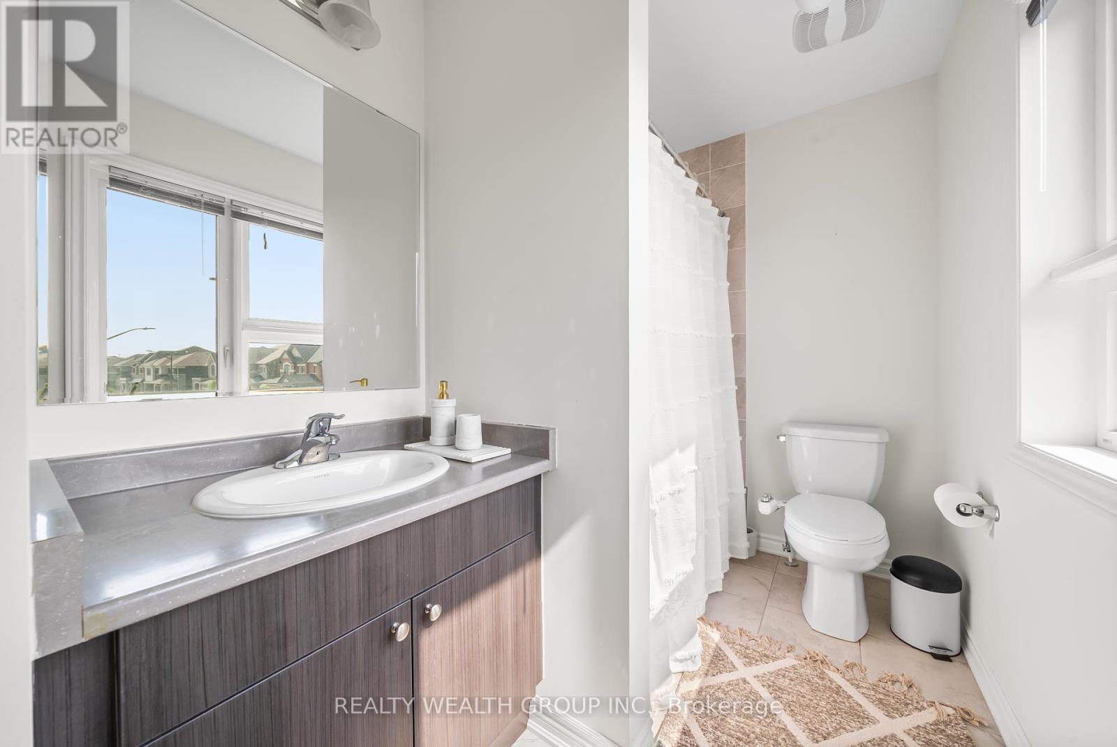 100 Barkerville Drive, Whitby, Ontario  L1P 0L8 - Photo 20 - E12285393