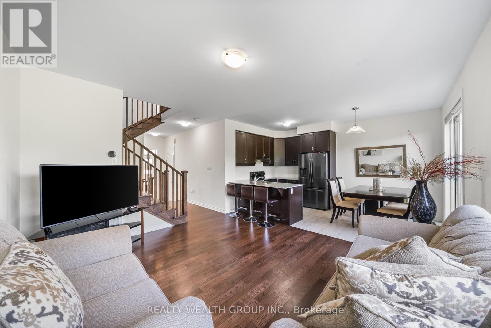 100 Barkerville Drive, Whitby, Ontario  L1P 0L8 - Photo 8 - E12285393