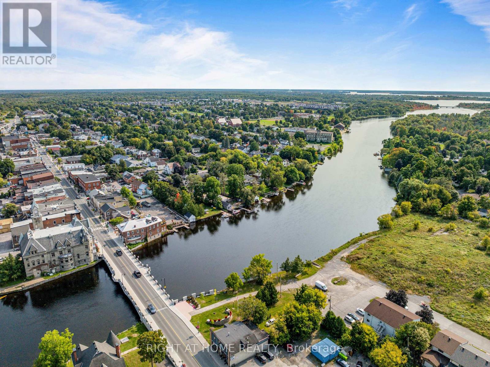 58 Bridge Street, Carleton Place, Ontario K7C 2V3 - Photo 5 - X12285523