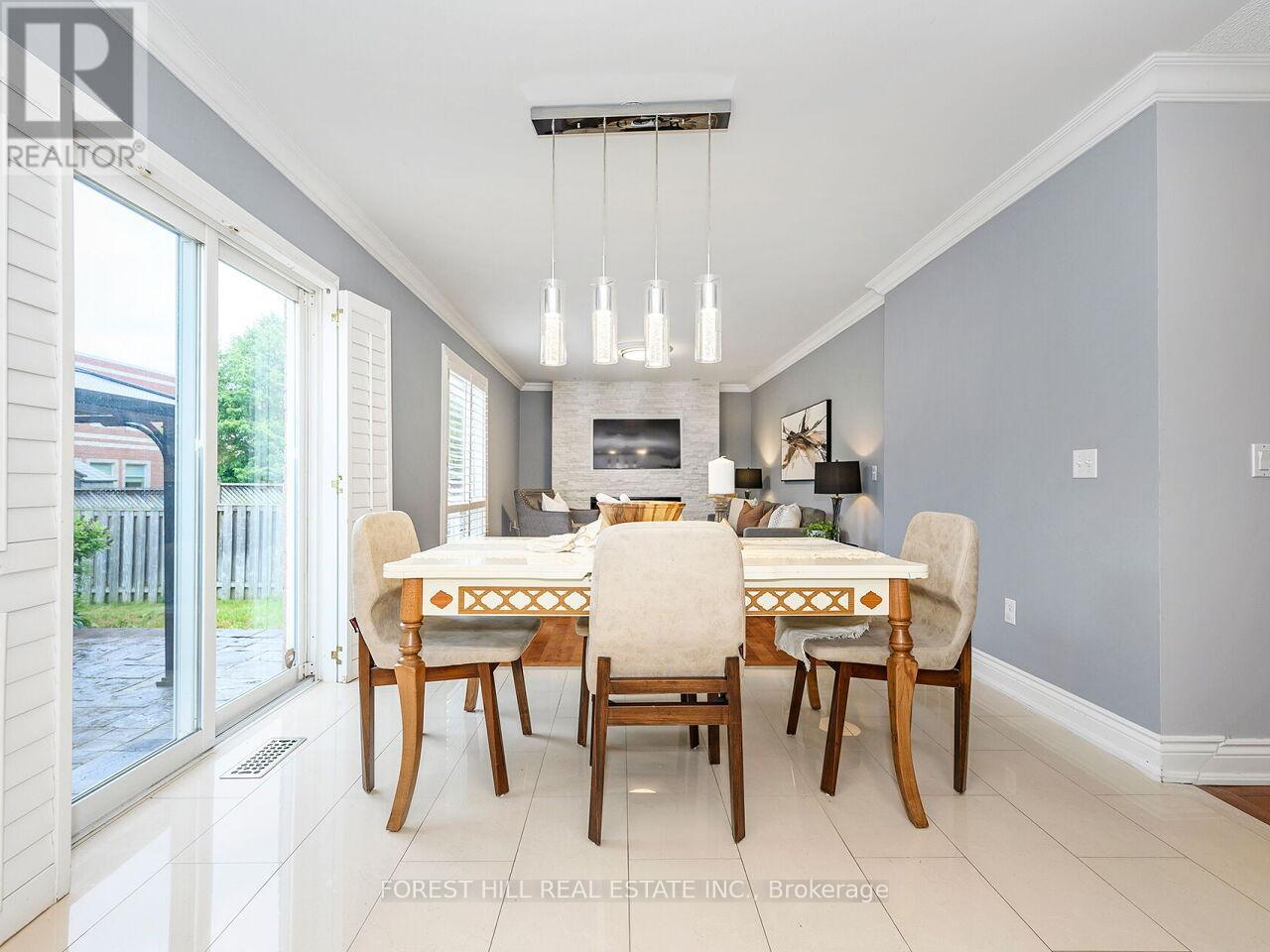 1575 Samuelson Crescent, Mississauga (Meadowvale Village), Ontario  L5N 8A2 - Photo 9 - W12236866