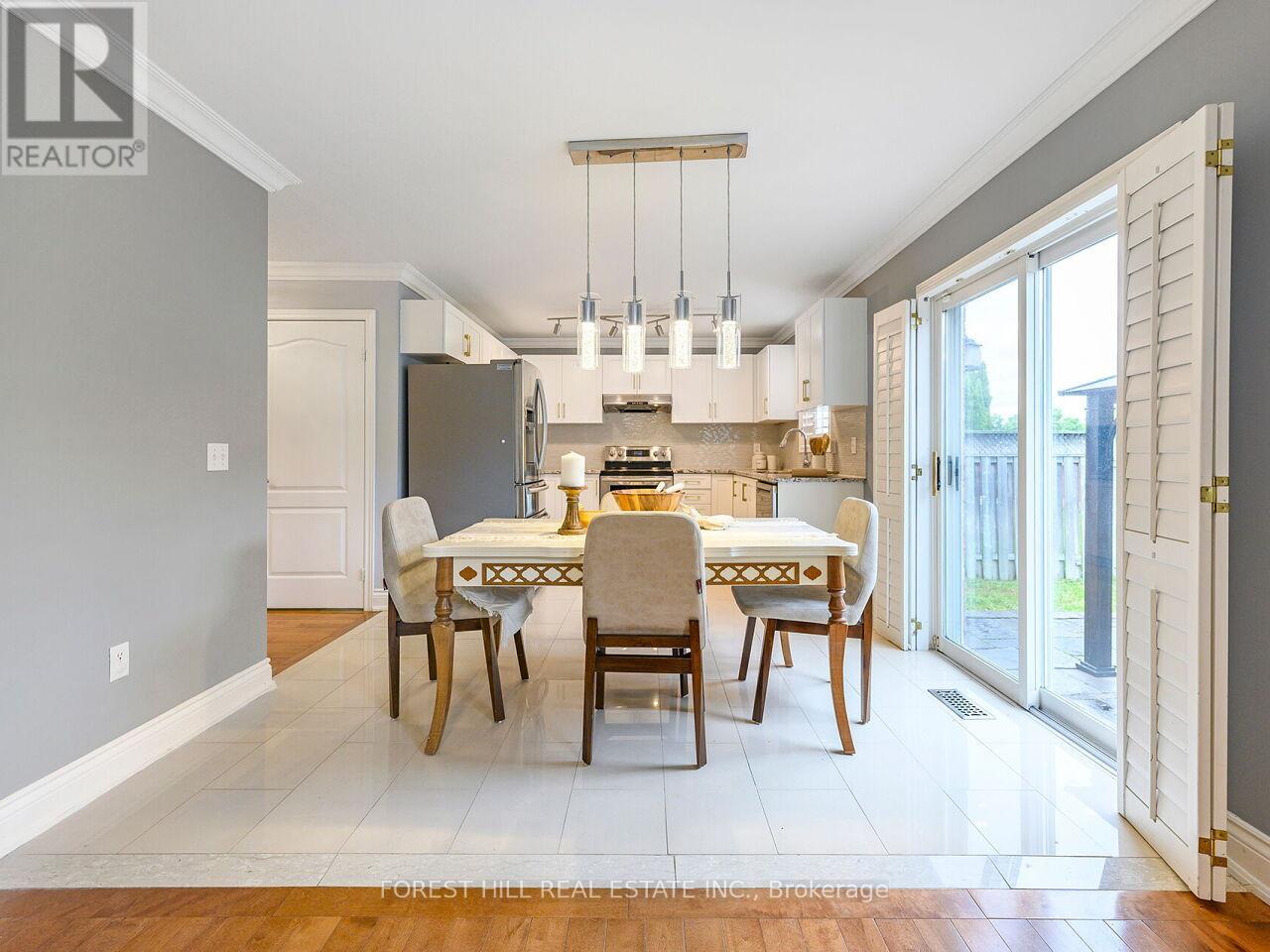 1575 Samuelson Crescent, Mississauga (Meadowvale Village), Ontario  L5N 8A2 - Photo 6 - W12236866