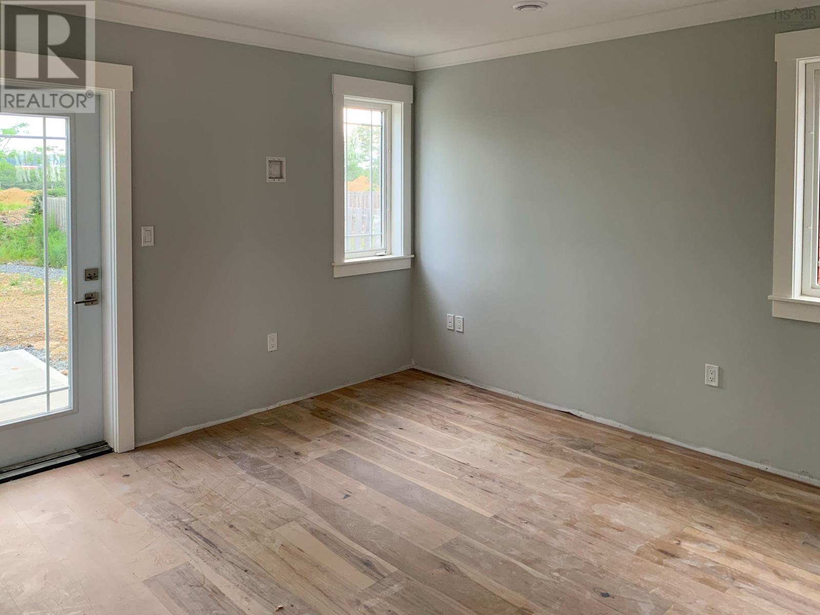 Property at 381 GLEN ALLAN Drive image 3