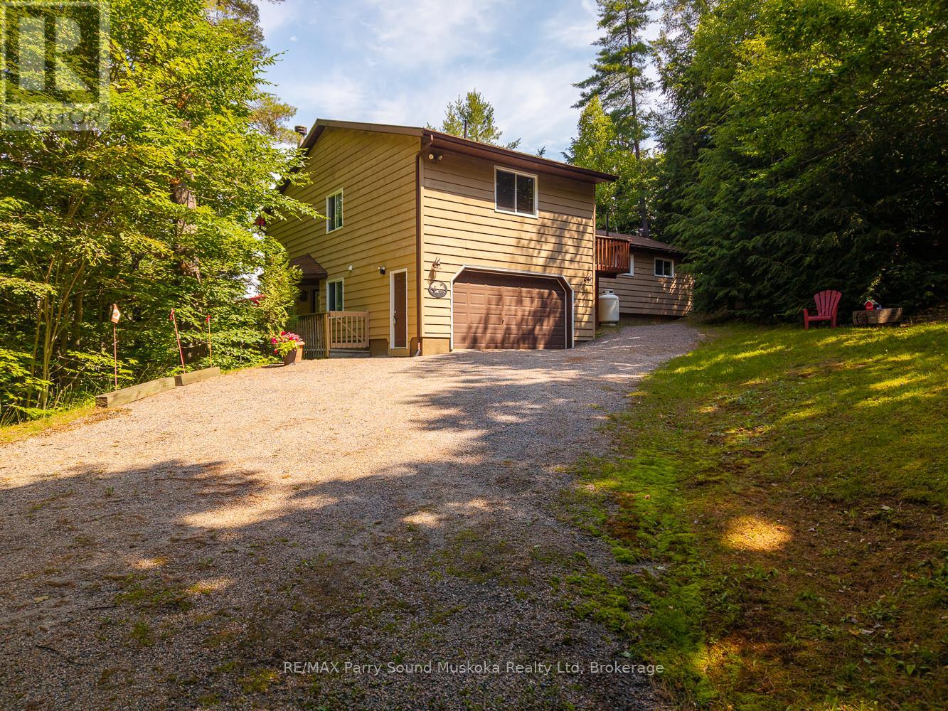 17 Tapatoo Trail, Seguin, Ontario  P2A 2W8 - Photo 2 - X12140157