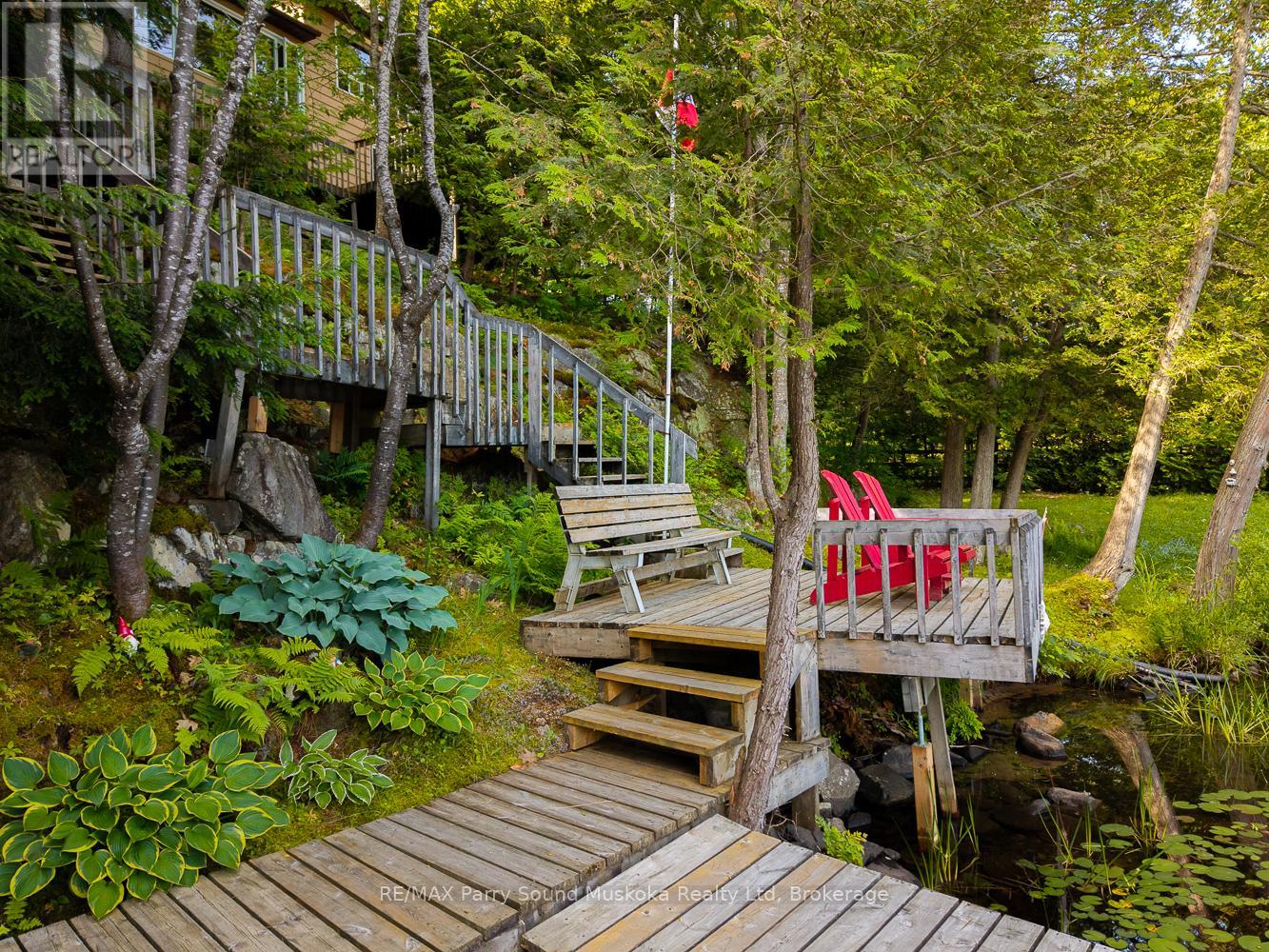 17 Tapatoo Trail, Seguin, Ontario  P2A 2W8 - Photo 6 - X12140157