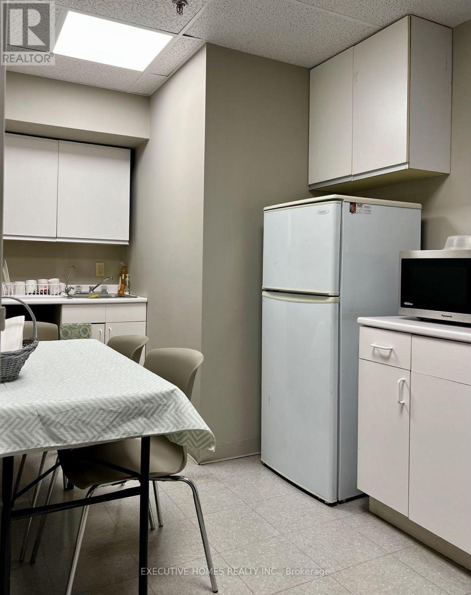 202 #2 - 120 Traders Boulevard, Mississauga, Ontario  L4Z 2H7 - Photo 10 - W12285332