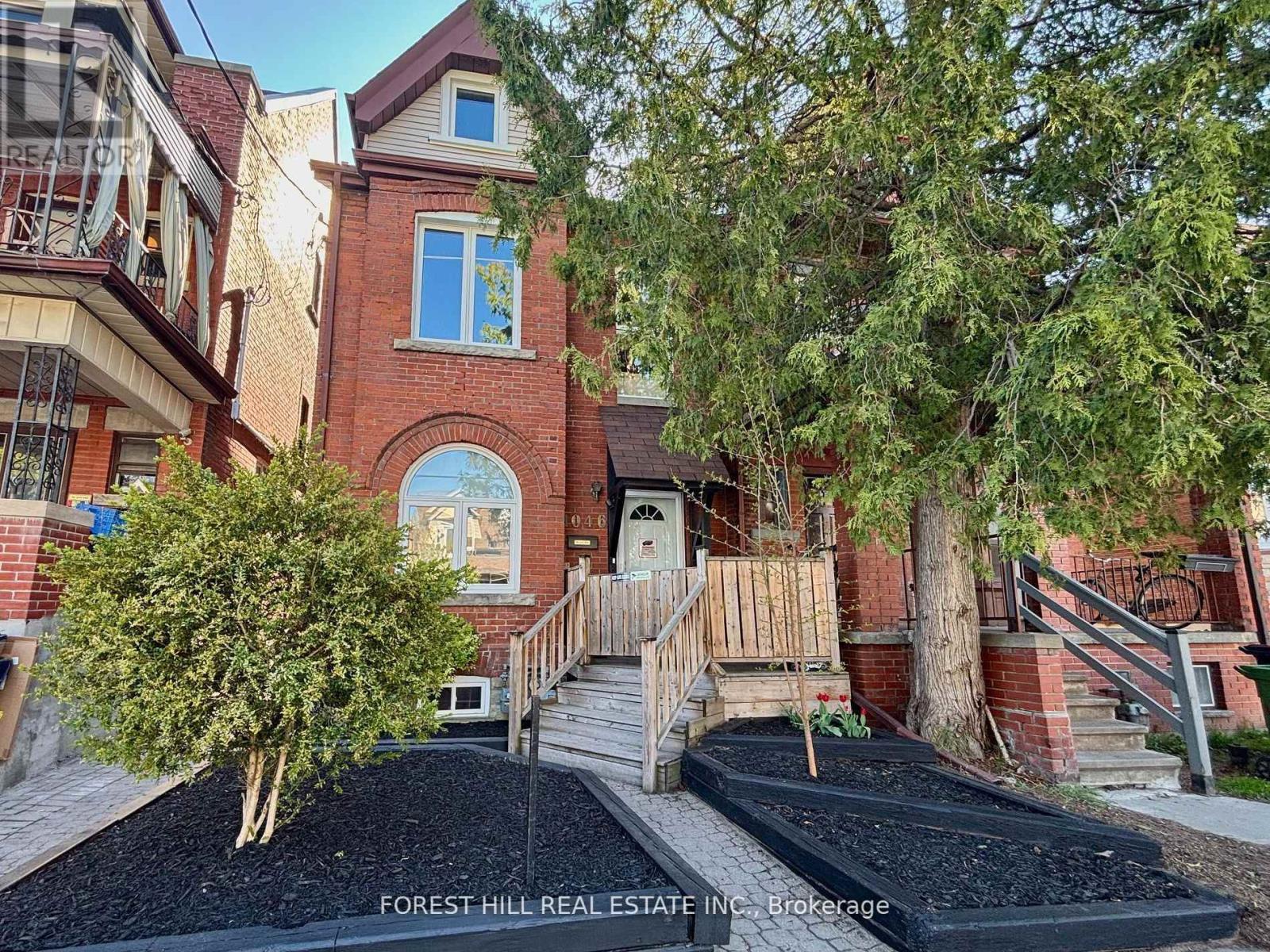 Property at 1046 DOVERCOURT ROAD image 2