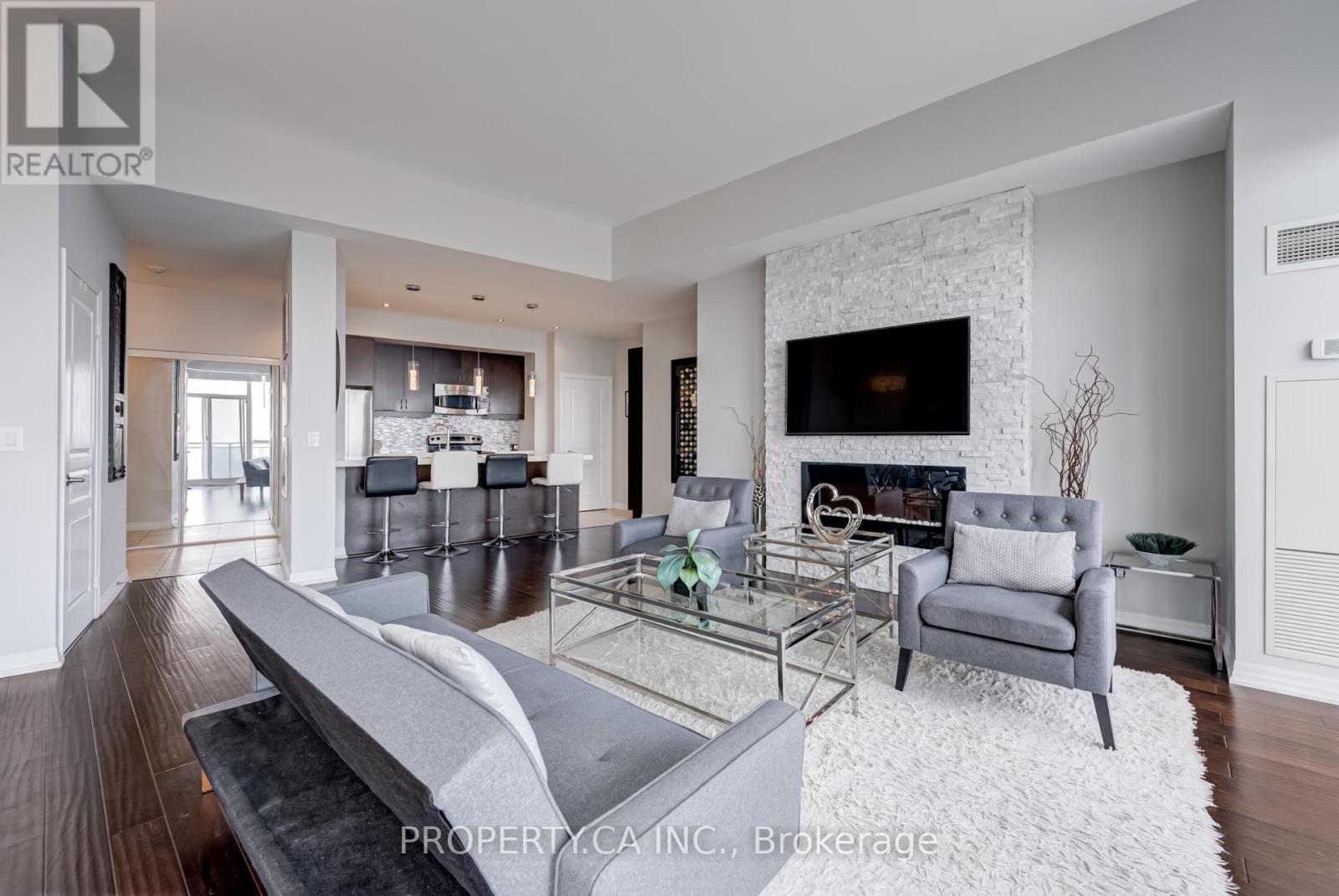 Ph3504 - 223 Webb Drive, Mississauga, Ontario  L5B 0E8 - Photo 2 - W12285484