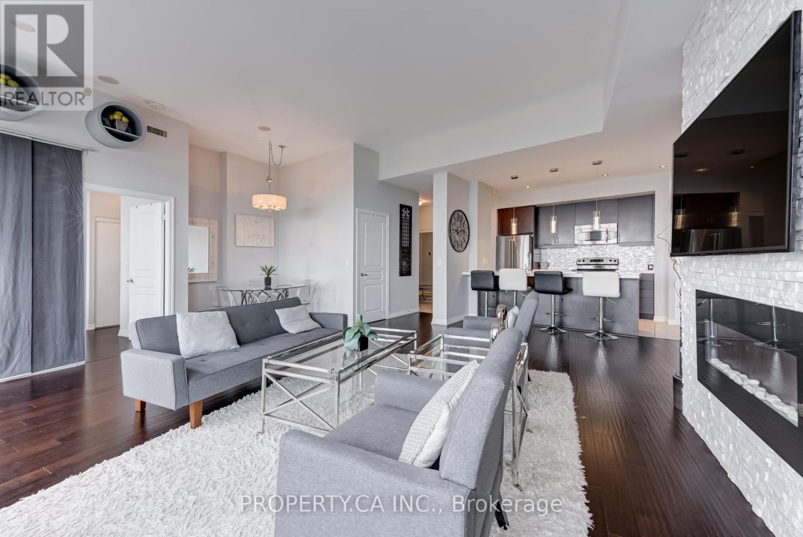 Ph3504 - 223 Webb Drive, Mississauga, Ontario  L5B 0E8 - Photo 3 - W12285484