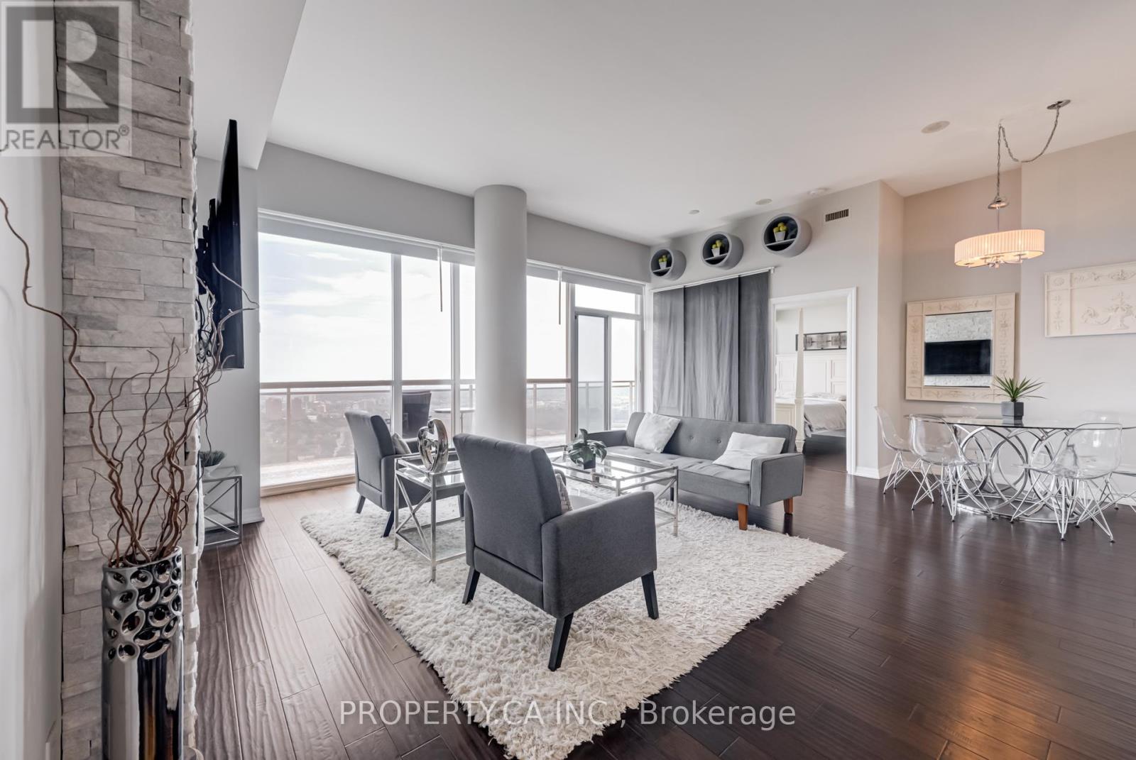 Ph3504 - 223 Webb Drive, Mississauga, Ontario  L5B 0E8 - Photo 4 - W12285484