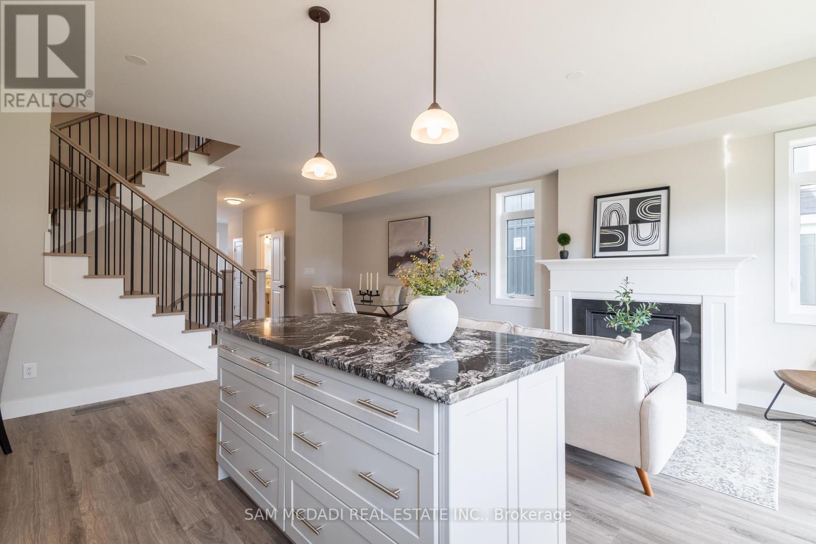 121 Black Willow Crescent, Blue Mountains, Ontario  L9Y 0R4 - Photo 11 - X12285450